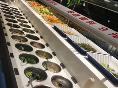 自助调料区-海底捞火锅(杭州庆春路夜宵主题店)