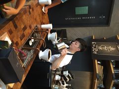 星巴克&nbsp;全黑围裙店(太古里店)-星巴克(成都太古里二店)