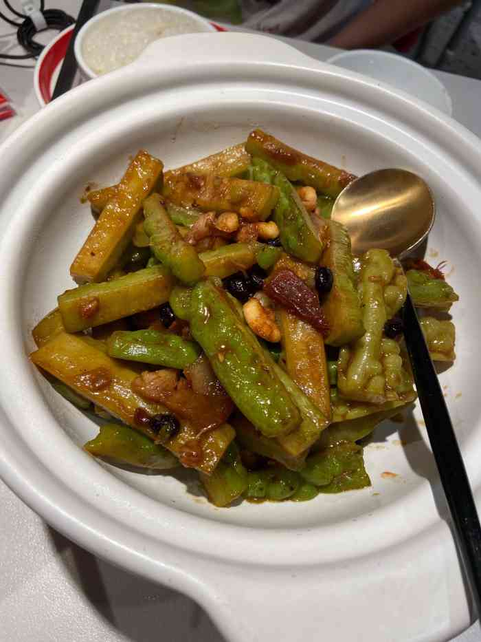 九毛九西北菜(优托邦奥体店)-"手擀面和酱牛肉不错,铁板羊肉就只是