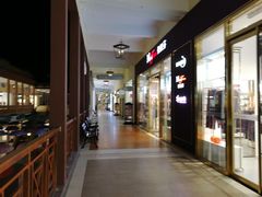 -王府井奥莱临潼小镇(临潼店)