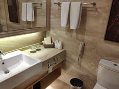 -永恒朗悦酒店(广西大学地铁站大学东路万达广场店)