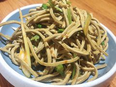凉拌豆腐丝-肠王卤煮(西单食宝街店)