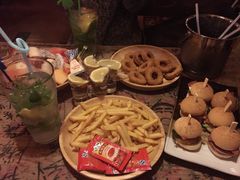 -Helens海伦司小酒馆(津湾广场店)