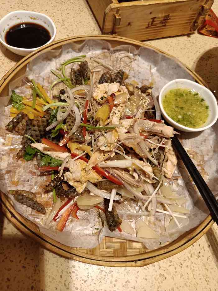 正哥客家菜(挂绿店)-"在挂绿广场四楼,周日九点半到的,不用等位.