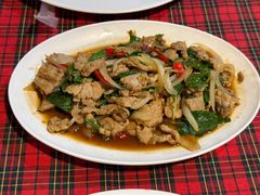 牛肉炒甜罗勒叶-Raya Father Restaurant
