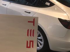 -TESLA 特斯拉(上海太古汇体验店)