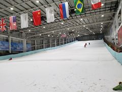 -乔波室内滑雪场