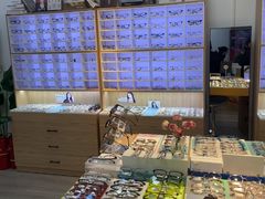 -天空之镜眼镜店蔡司依视路配镜授权零售店(望京颐堤港店)