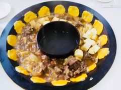 -粘豆包柴火铁锅炖