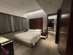 -上海龙之梦万丽酒店