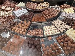 -Laderach 莱德拉(上海环贸iapm店)