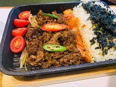 铁锹辣汁烤牛肉饭-七楽·韩式欢聚餐厅 치르치르(龙泉驿万达店)