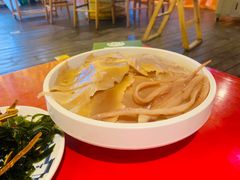 -二荆条·蜀鲜汇城市森林火锅