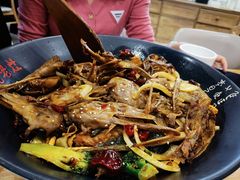 -风光老灶麻辣香锅(大成路翠微百货店)