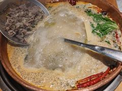 -洱火云南酸菜牛肉火锅(石景山当代商城店)