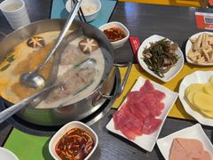 -四季喧黔味豆米火锅(万达广场店)