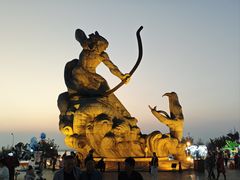 -巴陵广场