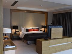 -上海滴水湖皇冠假日酒店