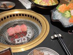 -山川小町·极番烧肉(新地假日广场店)