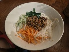 -粉八·云南米线·建水烧烤(常熟路店)