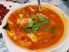 新疆汤面片-巴扎美食·新疆菜·西域歌舞表演餐厅(新疆大厦店)