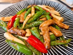 酸藕尖炒猪颈肉-点都德·毕德寮