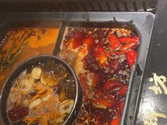 -老牌坊云南鱼豆花火锅(哈西万达店)