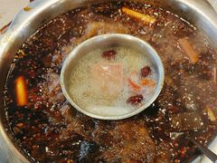 -九尺赵老四鲜鹅肠火锅