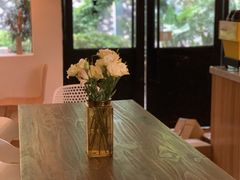 -彳亍咖啡·这里(水湾路店)
