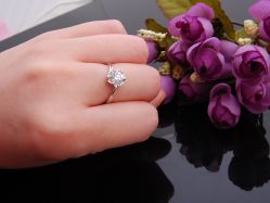 image-威德钻石-克拉钻大本营(南京东路店)