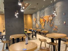 大堂-星巴克臻选(舟山凯虹广场店)