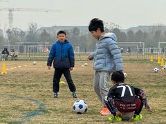 -Riverside河畔少儿足球培训(前滩店)