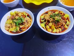 -烤肉小伙烤肉店