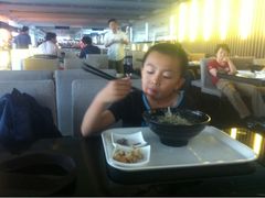 机场内餐厅吃豪华牛肉拉面-苏氏牛肉面(机场店)