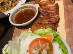 烧猪颈肉-大头虾越式风味餐厅(光明广场店)