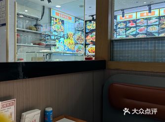 、量非常足，套餐一个人完全吃不完，还是一如既往的好吃