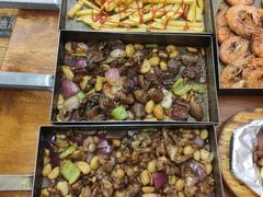 -老东镇啤酒屋海鲜加工·蒸汽海鲜·海鲜烧烤(台东店)