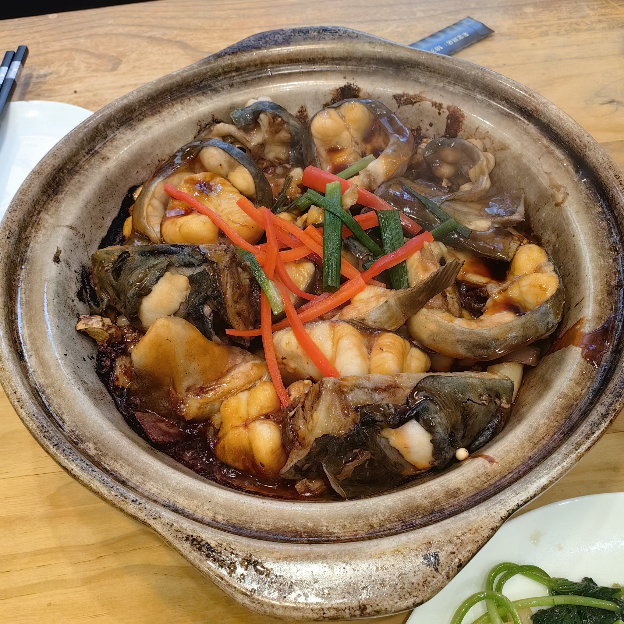 好吃的砂锅剑骨鱼