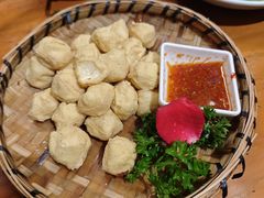 -老滇山寨•云南特色菜•地方菜•民族风情歌舞表演(金碧店)