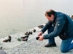 -多瑙河畔鞋履雕塑