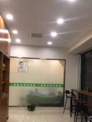 -苗医生专业祛痘·皮肤管理