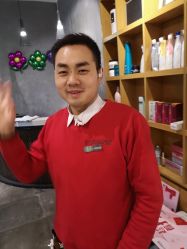 -时尚殿堂明星门店