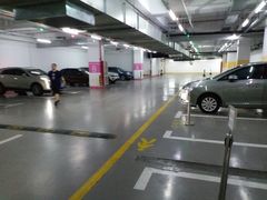 -新世界新丸中心-地下停车场