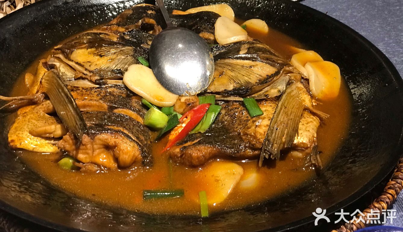 芒果汁鲜榨的，不甜刚好。「油渣芋艿烧面包蟹」汤很香