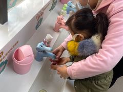 -黄浦乐烁龙鱼宝贝托育园(海潮路校区)