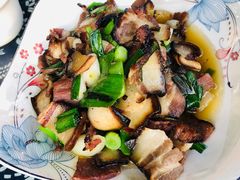 -临江餐馆二楼美食部落