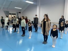 -西安小天鹅艺术团(曲江Alice店)