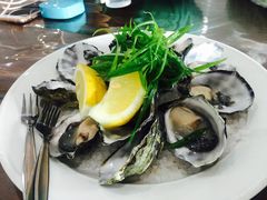 -12 Rocks Beach Bar Cafe