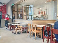 用餐区-百事佳烧鸭牛腩(上海虹桥站店)