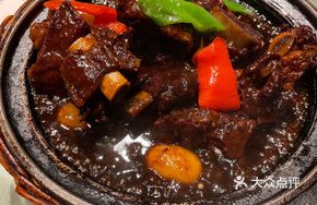Stone Pot Beef Ribs